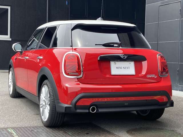 長期にわたる保証を実現。2年間のMINI　NEXT保証と延長保証（別途費用）を合わせて最大4年間の保証。万一の故障に長期に備えることができ、ご安心してお乗り頂けます。（NEXT1年は1年距離無制限）