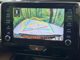 【バックカメラ】駐車時に後方がリアルタイム映像で確認できます。大型商業施設や立体駐車場での駐車時や、夜間のバック時に大活躍！運転スキルに関わらず、今や必須となった装備のひとつです！
