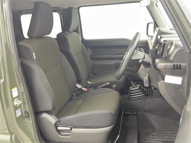 【運転席】座り心地が良いシートなので長時間の運転でも快適にお過ごしいただけます。新品のフロアマットのご注文も可能です。掲載箇所以外にご希望の写真がございましたらお気軽にお問い合わせ下さい。