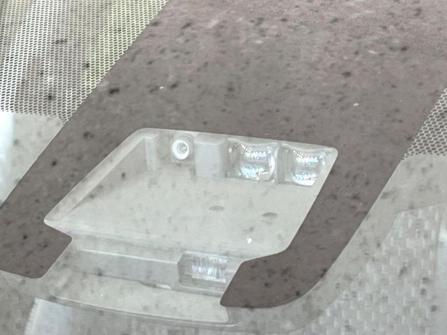 【トヨタセーフティセンス】走行中に前方の車両等を認識し、衝突しそうな時は警報とブレーキで衝突回避と被害軽減をアシスト。より安全にドライブをお楽しみいただけます。