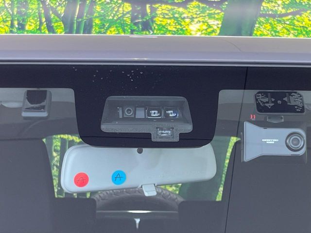 【スズキ　セーフティサポート】走行中に前方の車両等を認識し、衝突しそうな時は警報とブレーキで衝突回避と被害軽減をアシスト。より安全にドライブをお楽しみいただけます。