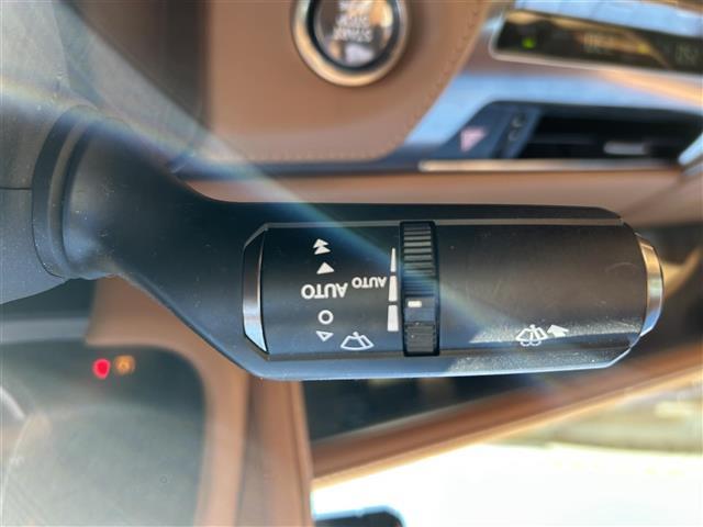 【後部座席操作部】後部座席を快適に過ごしていただくための便利な装備が付いています！