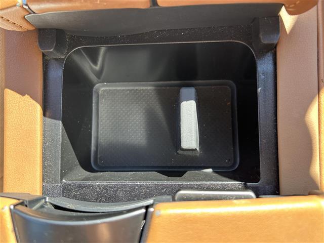 【ドリンクホルダー】長時間のドライブを快適に過ごすために、必須の車内アイテムですね。