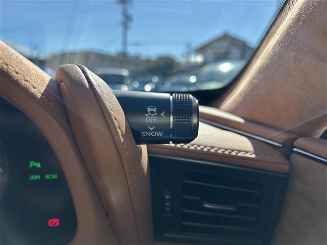 気になる車はすぐにお問い合わせください！画面右側の0066から始まる無料ダイヤルからお問い合わせ下さい！専門スタッフがお車のご質問にお答えいたします！