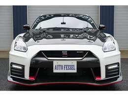 NISMOスポーツリセッティング　NISMO専用カーボン製エンジンフード　NISMO専用カーボン製フロントバンパー