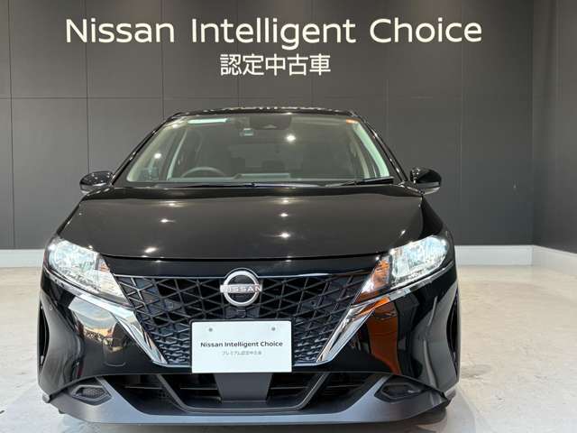 夜間走行の様々な局面に対し、LEDヘッドランプで視認性をしっかり確保。ハロゲンヘッドランプのおおよそ2倍の光量で、広範囲に明るくドライバーをサポートしてくれます。
