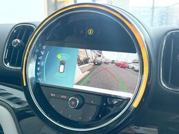 ●バックカメラ：便利な【バックカメラ】で安全確認もできます。駐車が苦手な方にもオススメな便利機能です。