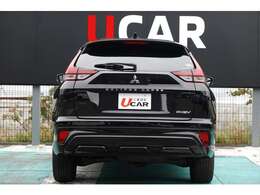 リヤワイパー付きで雨の日の後方視界を確保！！