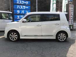 当社は「品質とプライシング」を徹底的にこだわり、現在相場価格のお車を適正な価格で販売しております。また走行距離より、車のコンディションを重視しており、全車必ず当社の仕入れ担当が目で見て買っております。