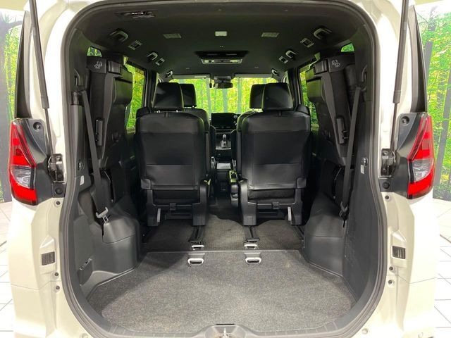 普段のお買い物や通勤、送迎等に十分な荷室スペースを確保しております。セカンドシートを倒すと、大きな荷物の積載も可能です♪