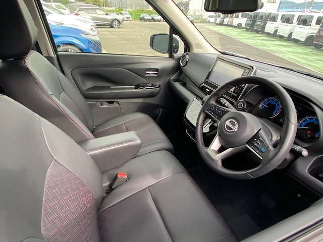 ドライバーを中心の操作性の良い運転席