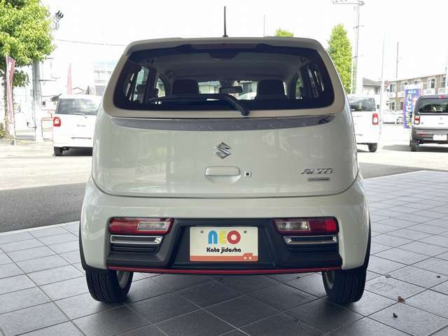 当社は中部運輸局指定工場も完備しておりますので、ご納車前にはベテランの整備士がしっかりと細部まで点検・整備を実施します！ご納車後のアフターサービスも全国チェーンの『ホリデー車検』など充実の設備で安心