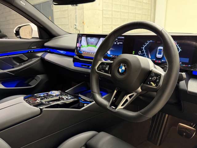 ☆センターパネルを運転席側に僅かに傾けたBMW独特のインパネ☆【駆け抜ける歓び】はここからもスタートしております☆