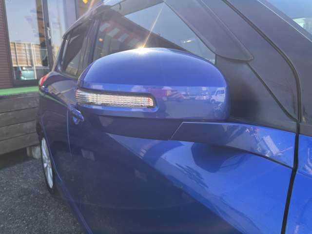 内装はルームクリーニング（室内清掃）後の納車となります♪♪　外装ももちろん磨き後の納車となります！！　プロスタッフがまごころ込めて仕上げます！！