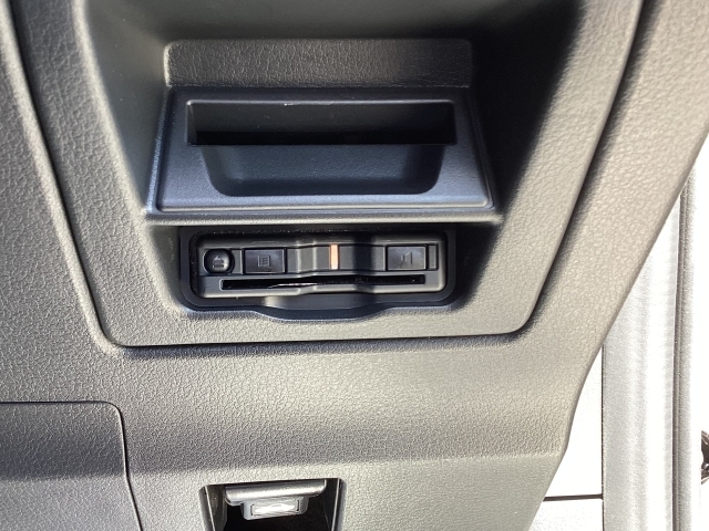 ETC車載器が付いています！再セットアップをしてお納めいたしますので、ご納車後すぐにお手持ちのETCカードでご使用頂けます。ETC利用してお得なドライブをお楽しみください！