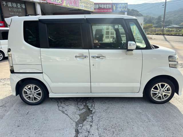 ■整備工場も併設しており、専門のサービススタッフがお客様のカーライフをしっかりとサポートさせていただきます。