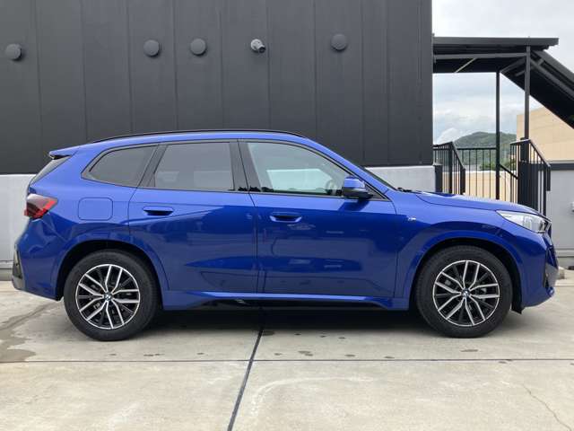 ご納車後も全国約200拠店のBMW正規ディーラーサービス工場にて保証対応いたします。お近くのBMW正規ディーラーをご案内の上、アフターメンテナンスをお受け頂けますので、安心してお乗りいただけます！！