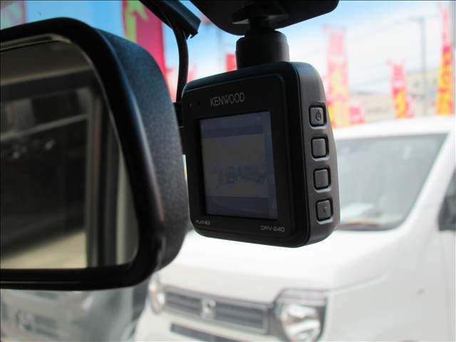 【ドライブレコーダー】今や4台に1台がついているといわれるドラレコ付き。何かあった際に保険会社等のやりとりも楽になります。