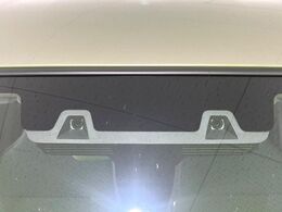 【スズキ　セーフティサポート】走行中に前方の車両等を認識し、衝突しそうな時は警報とブレーキで衝突回避と被害軽減をアシスト。より安全にドライブをお楽しみいただけます。