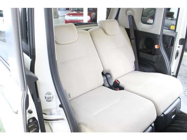 内装ももちろん、当社のお車は全て納車前にキレイにクリーニングさせて頂きます☆お車に快適にお乗り頂けるように、弊社スタッフが真心込めてクリーニングいたします☆★