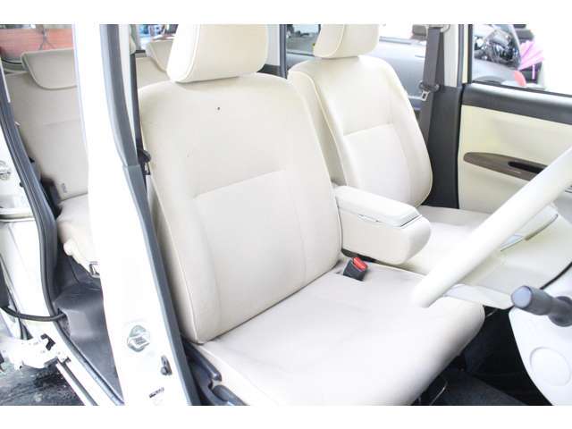 修復歴の車両も第三機関にてチェックしており、入庫時も再度確認チェックしておりますので気になる箇所などお気軽にお問合せください。