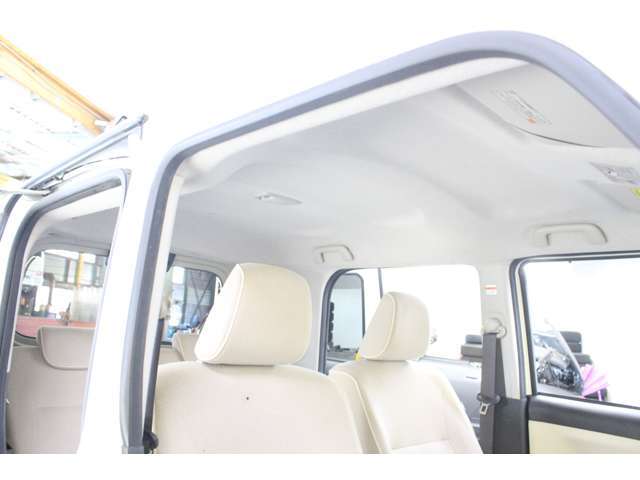 バッテリー、オイル、オイルフィルター、ワイパーゴムは全車新品交換致します。勿論、整備点検後のご納車とさせて頂いておりますので安心してお乗り頂けます。また、交換部品が出る場合でも追加費用は頂きません。