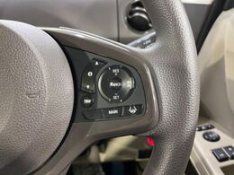 【アダプティブクルーズコントロール】高速道路での長距離走行が楽に！！自動で速度を保つクルーズコントロールが、衝突軽減システムと連携し、前方の車両を感知して車間を保つように速度調節してくれます！！