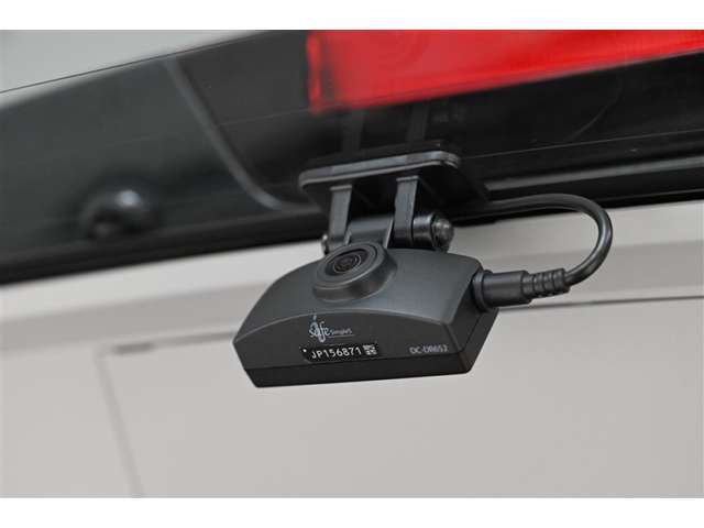 ドライブレコーダーです。（リヤカメラ）　　あおり運転対策に。