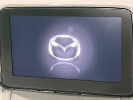 【メーカー純正ナビ】インテリアに溶け込むスタイリッシュな「専用設計」メーカーナビを装備♪視認性や操作性など基本性能にも優れ、より上質なカーライフをお楽しみいただけます。