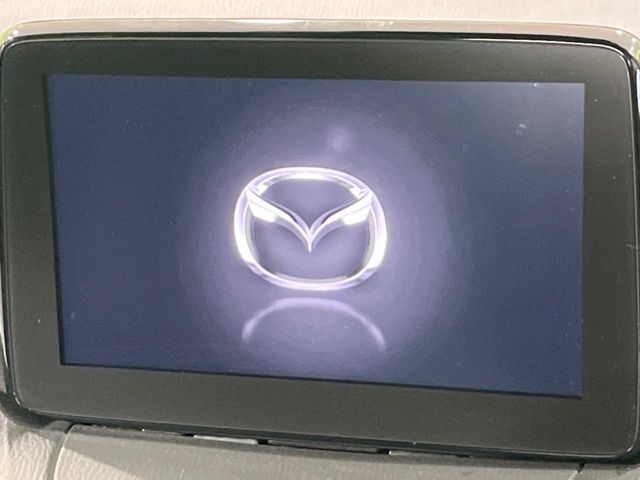【メーカー純正ナビ】インテリアに溶け込むスタイリッシュな「専用設計」メーカーナビを装備♪視認性や操作性など基本性能にも優れ、より上質なカーライフをお楽しみいただけます。