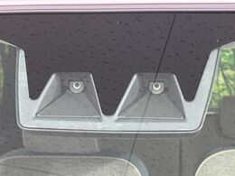 【スマートアシスト】走行中に前方の車両等を認識し、衝突しそうな時は警報とブレーキで衝突回避と被害軽減をアシスト。より安全にドライブをお楽しみいただけます。