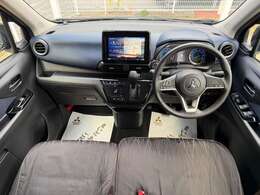 ブラック基調のスポーティなインテリア