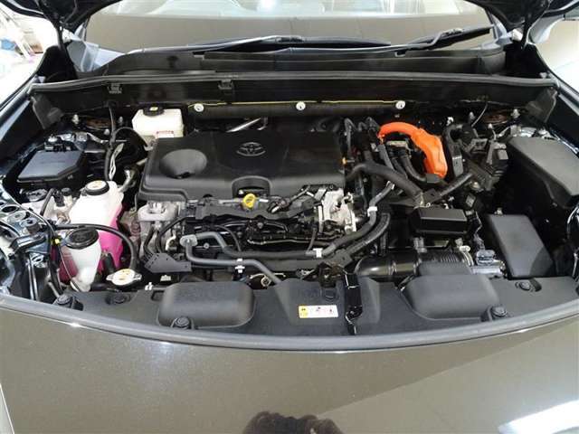 【まるごとクリーニング】トヨタが運営するトヨタ認定中古車の基準を合格したクリーニングを実施しております、室内はもちろん、エンジンルームもピッカピカ☆　是非足を運んで実際に車を見てみてください♪
