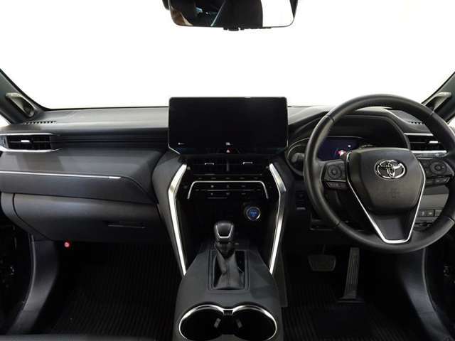【メーター廻り】シンプルで飽きないデザイン、運転中も視界の邪魔にならない構造になっているので運転に支障もありません♪