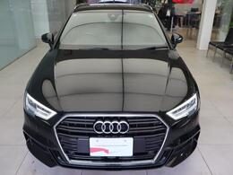 Audi正規ディーラーが高品質をお約束。高度な訓練・教育を受けたAudi専任メカニックが、100項目にもおよぶ精密な点検を実施。すべてクリアしたAudi車だけ、あなたのお手元に届けられるのです