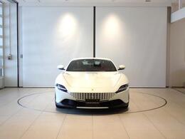 外装色：BIANCO AVUS 内装色：ROSSO FERRARIの組み合わせです
