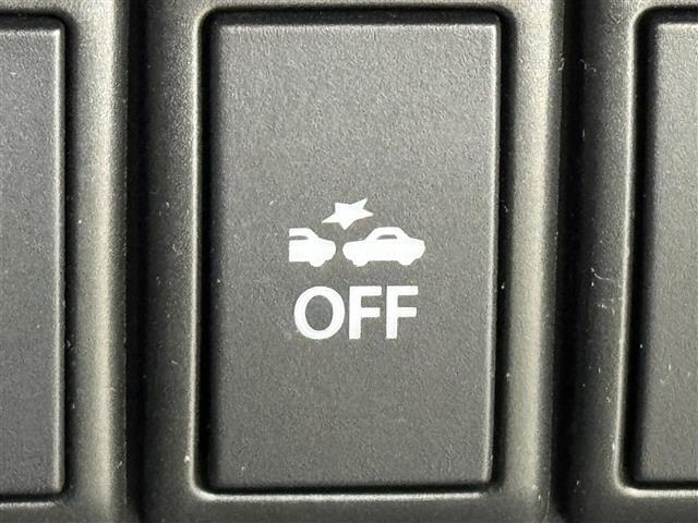 【衝突軽減ブレーキ（衝突軽減装置）】運転中に他のクルマとの衝突の危険をシステムが検知したとき、ブザーやブレーキが作動し、衝突被害軽減をサポートします！機能には限界があるためご注意ください。