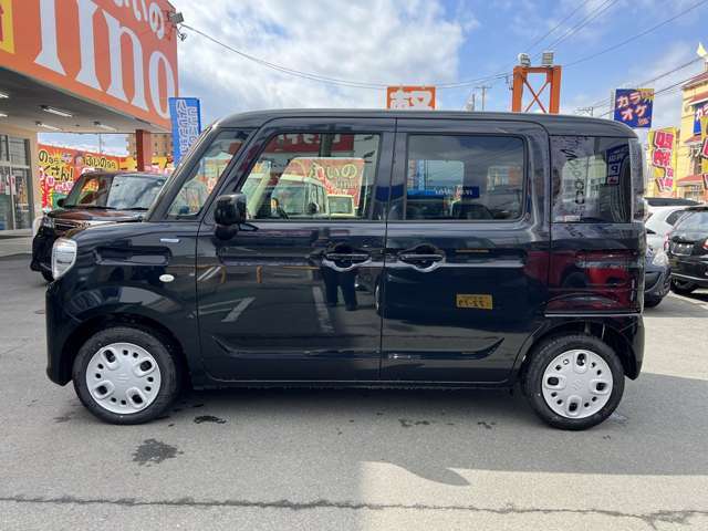 ふぃのの在庫を見ていただきありがとうございます。総在庫700台以上　届出済未使用車専門店でございます。ぜひ一度　0120‐153‐440までお問合せください