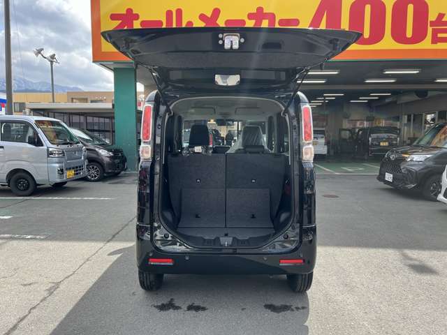 ふぃのの在庫を見ていただきありがとうございます。総在庫700台以上　届出済未使用車専門店でございます。ぜひ一度　0120‐153‐440までお問合せください