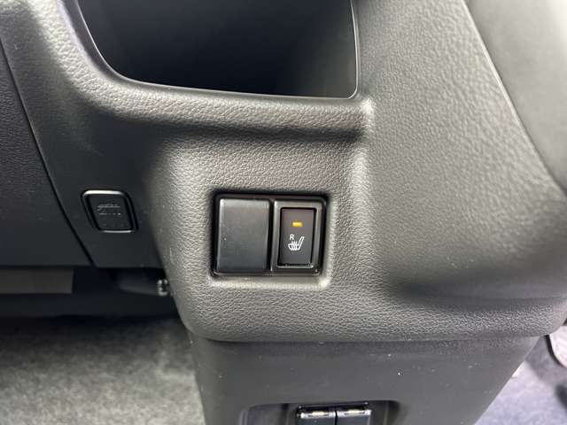 ふぃのの在庫を見ていただきありがとうございます。総在庫700台以上　届出済未使用車専門店でございます。ぜひ一度　0120‐153‐440までお問合せください