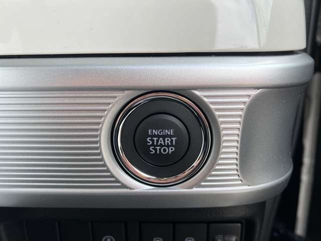 ふぃのの在庫を見ていただきありがとうございます。総在庫700台以上　届出済未使用車専門店でございます。ぜひ一度　0120‐153‐440までお問合せください