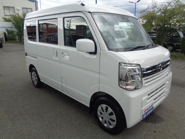当店の車両はご納車前にバッテリー交換・ワイパーゴム交換・オイル交換・フィルター交換を行い当店サービススタッフが不具合箇所がないか？お客様に安心してお乗りいただく為の心のこもった点検を実施しております。