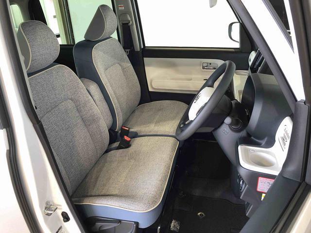 運転席の座面高さを調整できるシートリフターが付いています。フロントシートはベンチシートを採用で、座面も広く使い勝手もいいですよ♪