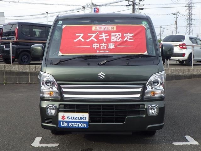 力強く、快適に、安心とともにキャリイトラック活躍します。広々とした荷台が、毎日の仕事をはかどらせます。