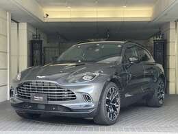 メタリックがとても輝く外装色。カラー名は『ゼノングレー』です。