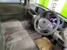 操作性の高い運転席廻り