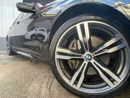 納車後のアフターサービスも承っております。愛車の整備、メンテナンス、車検から、カスタム、板金塗装迄お気軽にお尋ね下さい。