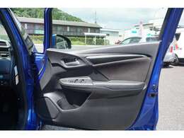 当店はお客様のペースでお車をご覧いただける展示場作りを心がけております。過度な声掛けなどは行いません。ご不明な点がありましたらお気軽にお問い合わせください。