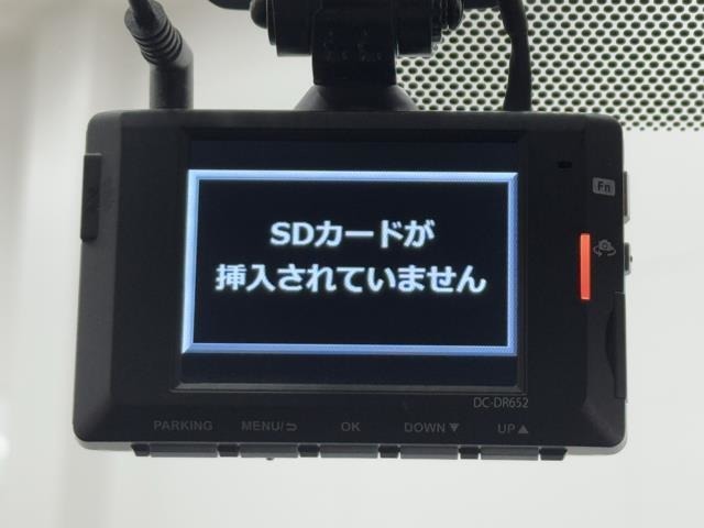 ドライブレコーダー装備してますよ。　思いでの記録や万が一の時の記録にも便利ですね。