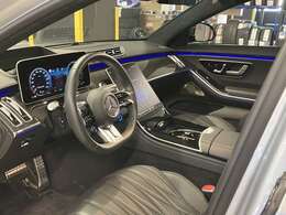 認定中古車はお車の経過年数や走行距離により1年もしくは2年間保証を付帯しております。「認定中古車保証」はメーカー保証です。全国のメルセデス正規販売店で保証を受けることができます。